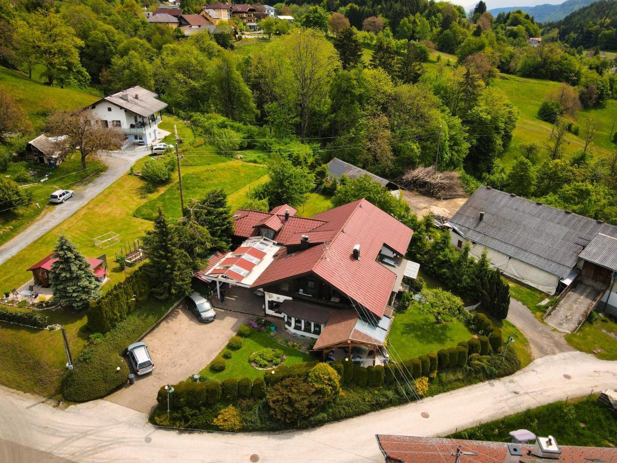 Gaestehaus Auf Der Hoehe Keutschach am See Exterior foto
